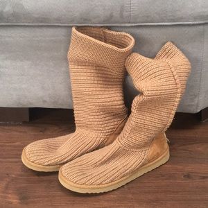Crochet chestnut Uggs